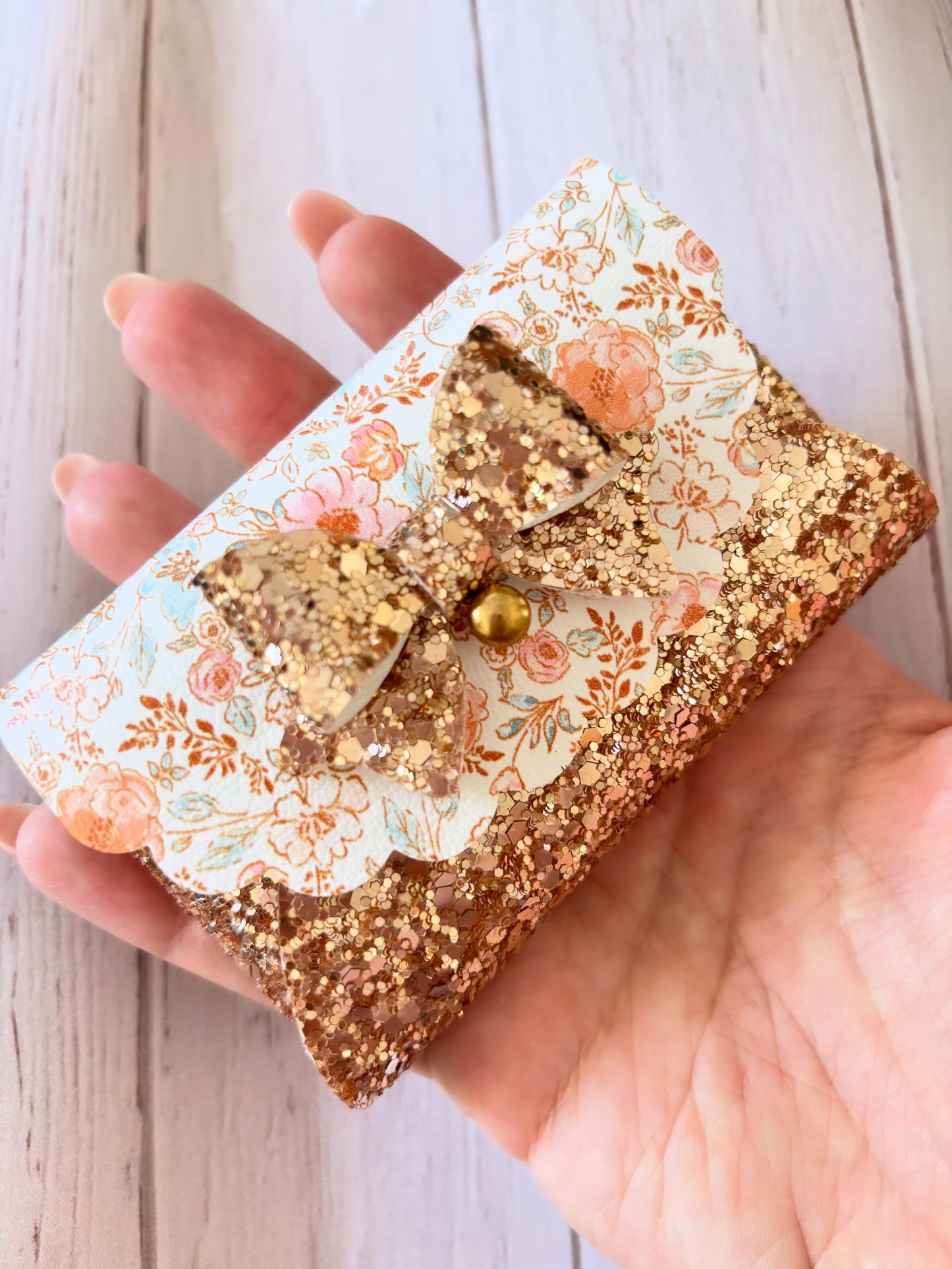 Scallop Style Purse