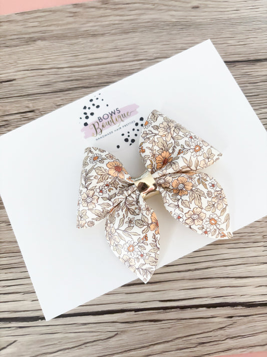 Sailor Pinch Bow