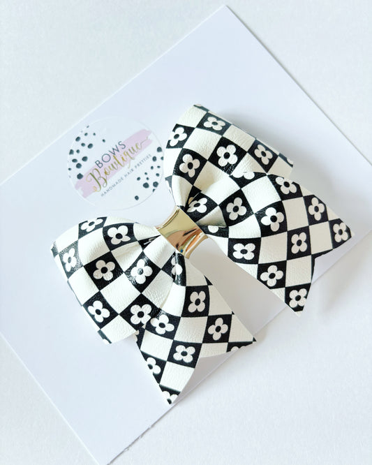 Retro Twirl Bow